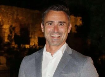 Γιώργος Καπουτζίδης: «Θεωρώ τον πιο ωραίο Έλληνα άνδρα τον σύντροφό μου»