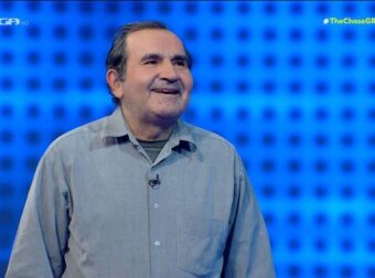 Ο παίκτης που συγκίνησε με την εξομολόγησή του στο The Chase: «Μεγάλωσα σε ιδρύματα» – «Είσαι υπέροχος», απάντησε η Μπεκατώρου