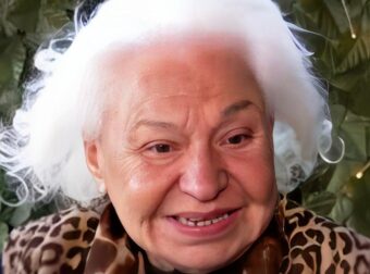 Αγνώριστη σήμερα στα 75 η γνωστή ηθοποιός του ελληνικού κινηματογράφου