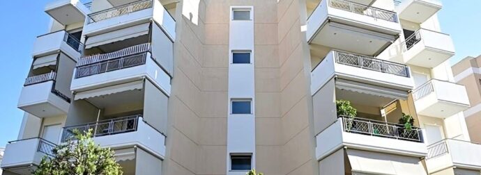 Θρίλερ στο Μαρούσι: 27χρονη έπεσε δύο φορές από τον τέταρτο όροφο – Προσήχθη ο σύζυγός της