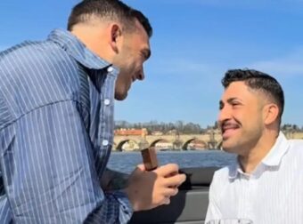 Ο Ιάσονας Μανδηλάς έκανε πρόταση γάμου στον σύντροφό του, Ηρόδοτο Ιωάννου