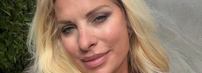 Δεν μιλά ποτέ για αuτό: Οι άγνωστες σπουδές της Μενεγάκη και η δουλειά που αpνήθηκε για να γίνει παρουσιάστρια 