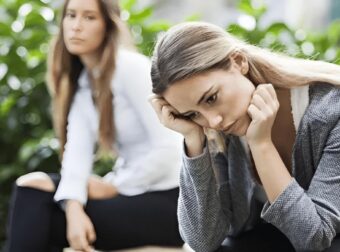 Πώς να αναγνωρίζετε και να απομακρύνεστε από τοξικές φιλίες