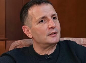 Δημήτρης Μπάσης: «Σκέφτομαι να μετακομίσω μόνιμα στο χωριό μου, είμαι 33 χρόνια στην Αθήνα»