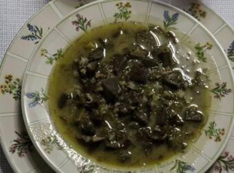 Όλοι την τρώμε αλλά κανένας δεν ξέρει τι σημαίνει – Τι συμβολίζει η μαγειρίτσα το Μεγάλο Σάββατο