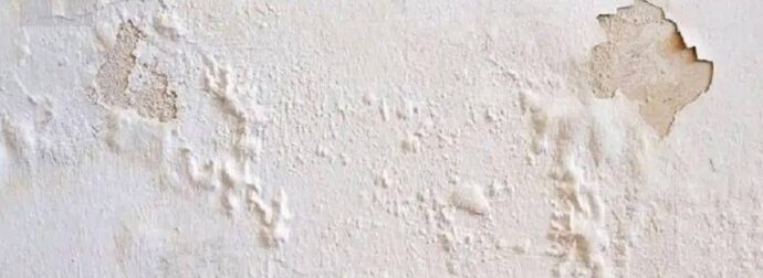Πώς να αντιμετωπίσετε μουχλιασμένους, φουσκωμένους ή ξεφλουδισμένους τοίχους χωρίς να προσλάβετε επαγγελματία