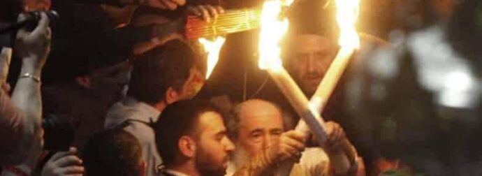 Άγιο Φως: Γιατί το παίρνει μόνο ο Ελληνορθόδοξος Πατριάρχης