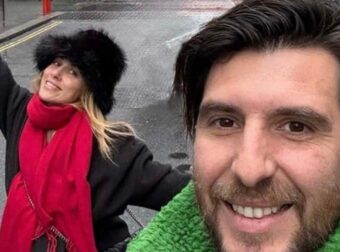 Ντορέττα Παπαδημητρίου & Γιώργος Γεροντιδάκης: Πιασμένοι χέρι-χέρι στα στενά της Μυκόνου