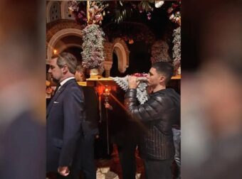 Ο Νικόλαος Ντε Γκρες κράτησε τον Επιτάφιο στην Εκάλη – Μαζί του ο Γιώργος Τσαλίκης με τους γιους του