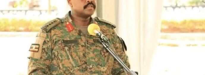 Ο αρχηγός του στρατού της Ουγκάντας απειλεί την Τουρκία – Προσφέρει 100.000 στρατιώτες για την προστασία της «Αγίας Γης»