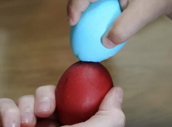 Πόσες μέρες αντέχουν τα πασχαλινά αυγά – Το λάθος που κάνουν όλοι μετά την Ανάσταση