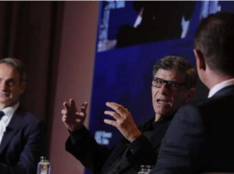 Από το σανίδι στα έδρανα: Ο Μητσοτάκης παίρνει τον Μπέζο στο Μαξίμου – Όλο το παρασκήνιο της «μεταγραφής» του αιώνα