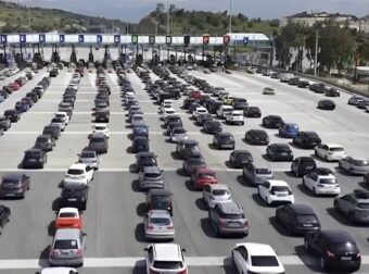 Κίνηση λόγω επιστροφής των εκδρομέων: Ποια ώρα θα κορυφωθεί η ροή των αυτοκινήτων