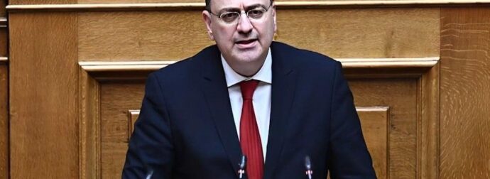 Ο Μακάριος Λαζαρίδης παρουσίασε on air το πτυχίο του: «Δεν θα απολογηθώ για επιλογές ζωής πριν από 40 χρόνια»