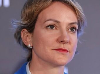 Σδούκου για Λαζαρίδη: «Το να είσαι βουλευτής ή υπουργός δεν προϋποθέτει πτυχίο»