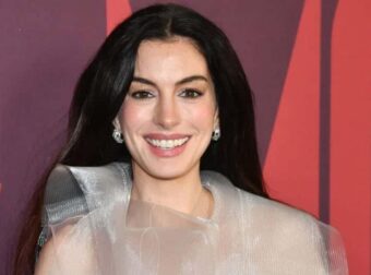 Αν Χάθαγουεϊ: Εμφανίστηκε στο κόκκινο χαλί με φόρεμα που έμοιαζε με… σύννεφο