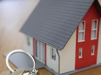 Τι γίνεται αν ο ενοικιαστής αλλάξει κλειδαριά στο σπίτι που νοικιάζει;