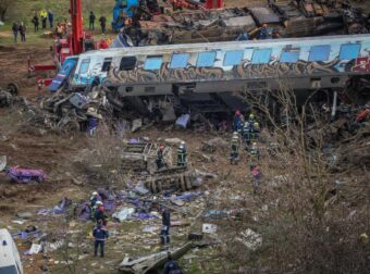 «Βόμβα» στην υπόθεση των Τεμπών: Βρέθηκε νεκρός ένας από τους δύο ελεγκτές της ΕΑΔ που κατηγορούνταν για παράβαση καθήκοντος