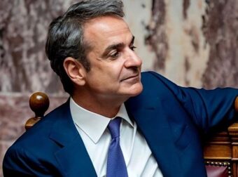 «Γελάω μαζί σας»: Η ατάκα Μητσοτάκη στη Βουλή που «πάγωσε» τον ΣΥΡΙΖΑ