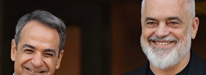 Έντι Ράμα σε Μητσοτάκη: «Απολογούμαι για την ενδυμασία μου»