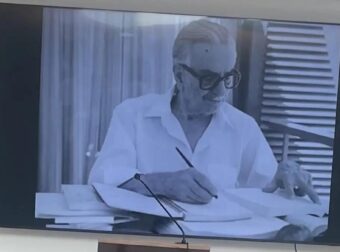 Στέφανος Ληναίος: Τελευταίο αντίο στον σπουδαίο ηθοποιό στο αποτεφρωτήριο Ριτσώνας, με τραγούδια Θεοδωράκη, Χατζηδάκι και Λοΐζου