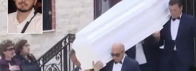 Άγιος Δημήτριος: Ράγισαν καρδιές στην κηδεία του 27χρονου που δολοφονήθηκε στο Πάρκο Ασυρμάτου – Τραγικές φιγούρες οι γονείς του