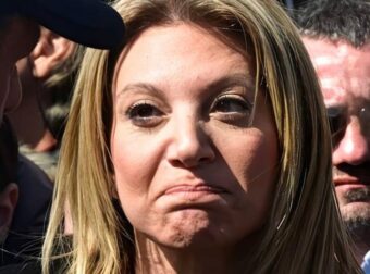 Μαζικές αποχωρήσεις από το κόμμα της Μαρίας Καρυστιανού – Τι έχει συμβεί