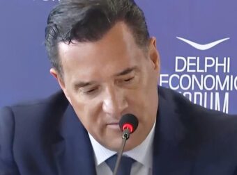 Άδωνις Γεωργιάδης: «Ο πατέρας μου πέθανε όταν ήμουν 17 χρονών και η μητέρα μου όταν ήμουν 20» – Η συγκίνηση του υπουργού Υγείας