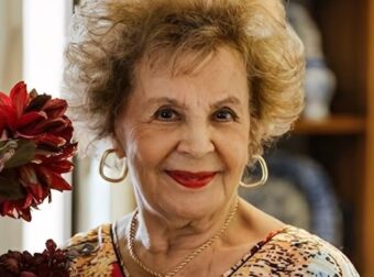 Ζει μόνη της στα 95 η γνωστή ηθοποιός και διάσημη χορεύτρια του ελληνικού κινηματογράφου