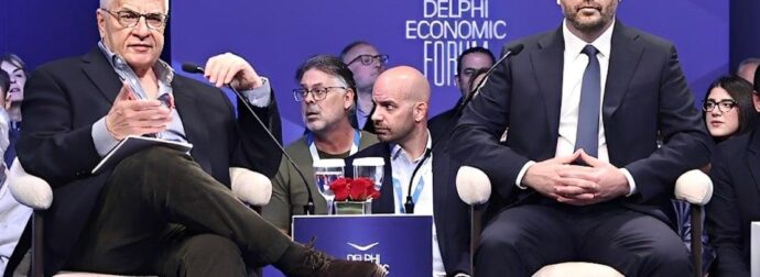 «Εσείς με ποιους θέλετε να κάνουμε;»: Η ερώτηση του Πρετεντέρη που προκάλεσε τον εκνευρισμό και την ειρωνεία του Νίκου Ανδρουλάκη