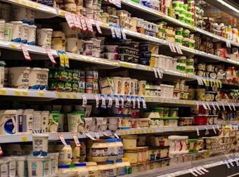 Εξαπλώνεται το φαινόμενο του shrinkflation στα σούπερ μάρκετ – Τι να προσέχουμε