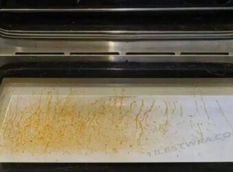 Ένα κόλπο της μαμάς για να καθαρίσετε ανάμεσα το τζάμι στην πόρτα του φούρνου