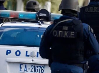 Ρομά τραυμάτισαν αστυνομικούς που τους έκαναν συστάσεις για δυνατή μουσική – Κρατούσαν σπασμένα μπουκάλια