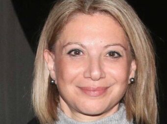 Η Μαρία Καρυστιανού προαναγγέλλει κόμμα μέσα στον Μάιο και καταγγέλλει προσπάθειες εξαγοράς