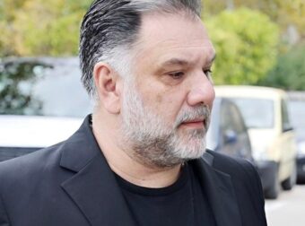 Συγκινεί ο Γρηγόρης Αρναούτογλου για την απώλεια του: «Δεν πρόλαβα να τον αποχαιρετήσω»