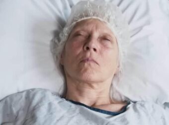 «Ο Θεός με πήγε στην κόλαση, μύριζα τη σάπια σάρκα»: Συγκλονίζει η γυναίκα που έμεινε νεκρή για 11 λεπτά