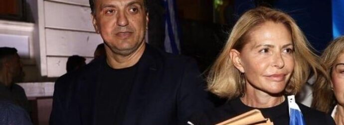 Η Τζένη Μπαλατσινού στον αργαλειό – Η οικογενειακή εξόρμηση στα χωριά της Ηπείρου