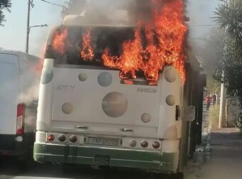 Συναγερμός στο Ίλιον: Λαμπάδιασε λεωφορείο  – Σήμανε συναγερμός στην Πυροσβεστική και την Τροχαία