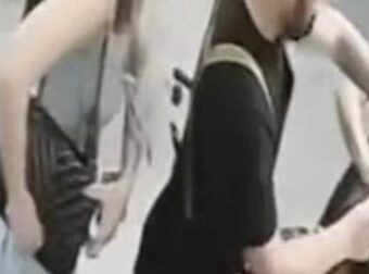 Βίντεο – σοκ: Γυναίκα μαχαίρωσε κομμωτή στον αυχένα επειδή δεν της άρεσε το… κούρεμά της