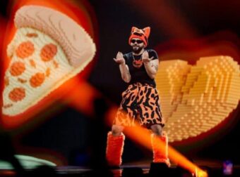 Eurovision 2026: Τα «έσπασε» ο Akylas στη σκηνή – «Τι αριστούργημα ήταν αυτό;», πανζουρλισμός στο Χ