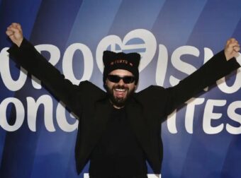 Eurovision 2026: Ο Ακύλας τραυματίστηκε πριν τον μεγάλο τελικό – Οι αλλαγές στο πρόγραμμά του