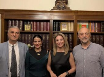 Ποιος είναι ο δημοσιογράφος Θανάσης Αυγερινός – Οι σχέσεις του με τη Ρωσία και το κόμμα της Καρυστιανού