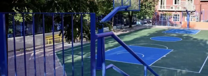 Άγριος ξυλοδαρμός 13χρονης από δύο συμμαθήτριές της σε προαύλιο σχολείου