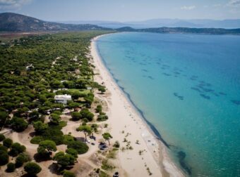 Τι αποκάλυψε το κτηματολόγιο: Ποια οικήματα θεωρούνται αυθαίρετα στους αιγιαλούς