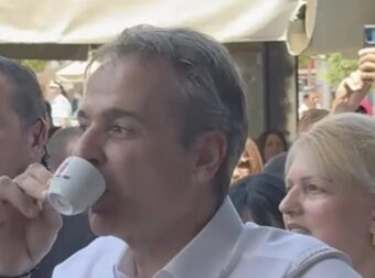 Για καφεδάκι στη Σπάρτη ο Μητσοτάκης -«Είμαι έτοιμος να πάρω μια μικρή μηχανή στο σπίτι», ο διάλογος με τον barista