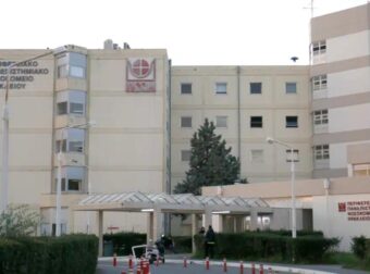 Η μητέρα του κακοποιημένου τρίχρονου στα Χανιά είχε και δύο παιδάκια που πέθαναν