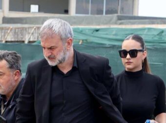 Σπαρακτικός ο επικήδειος του Τραϊανού Δέλλα: «Πάλι εσένα θα ερωτευόμουν»