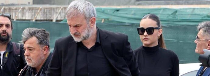 Σπαρακτικός ο επικήδειος του Τραϊανού Δέλλα: «Πάλι εσένα θα ερωτευόμουν»