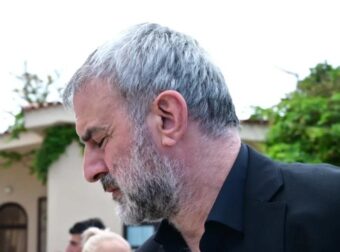 «Ξεκουράσου αγάπη μου, να είσαι σίγουρη ότι πάλι εσένα θα ερωτευόμουν» – Ράγισε καρδιές ο επικήδειος του Τραϊανού Δελλά