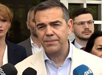  Ο Τσίπρας κατέθεσε στον Άρειο Πάγο την ιδρυτική διακήρυξη της ΕΛΑΣ – «Το ταξίδι μας, οι αγώνες μας τώρα ξεκινούν»